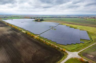 Bahrain sets new global benchmark with world's largest rooftop solar power plant